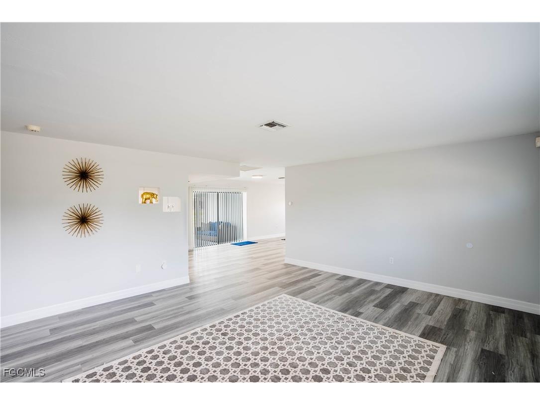 1421 SE 29th Terrace Cape Coral FL 33904 2025017770 image2