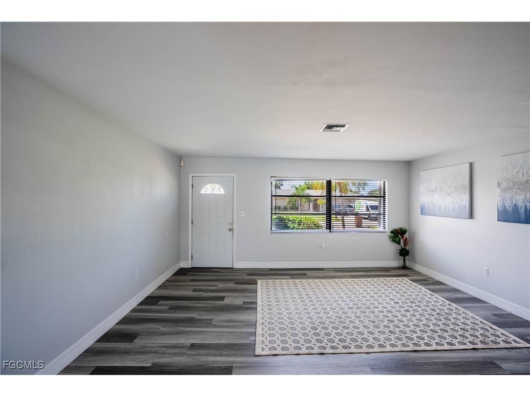 1421 SE 29th Terrace Cape Coral FL 33904 2025017770 image6