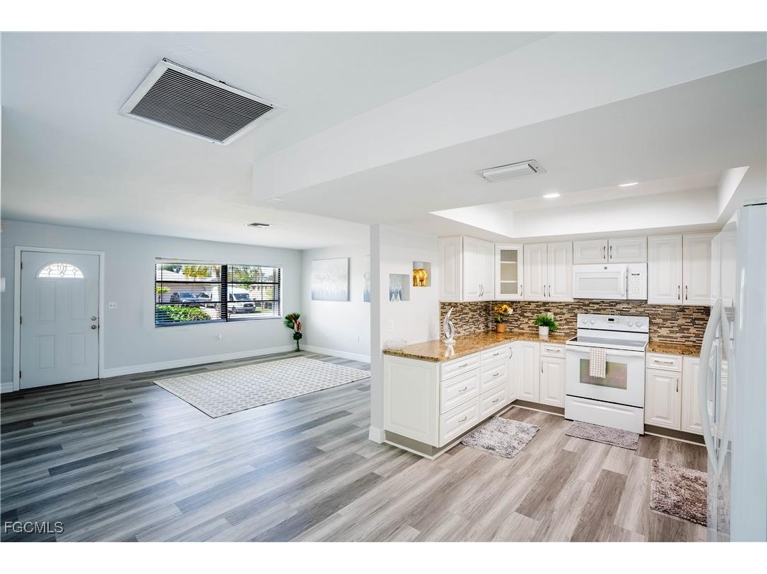 1421 SE 29th Terrace Cape Coral FL 33904 2025017770 image7