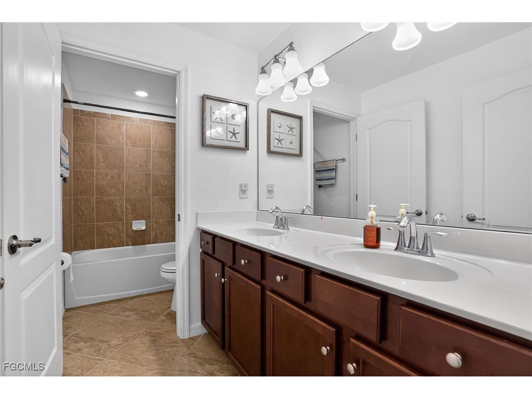 14210 Vindel Circle Fort Myers FL 33905 2025021701 image20