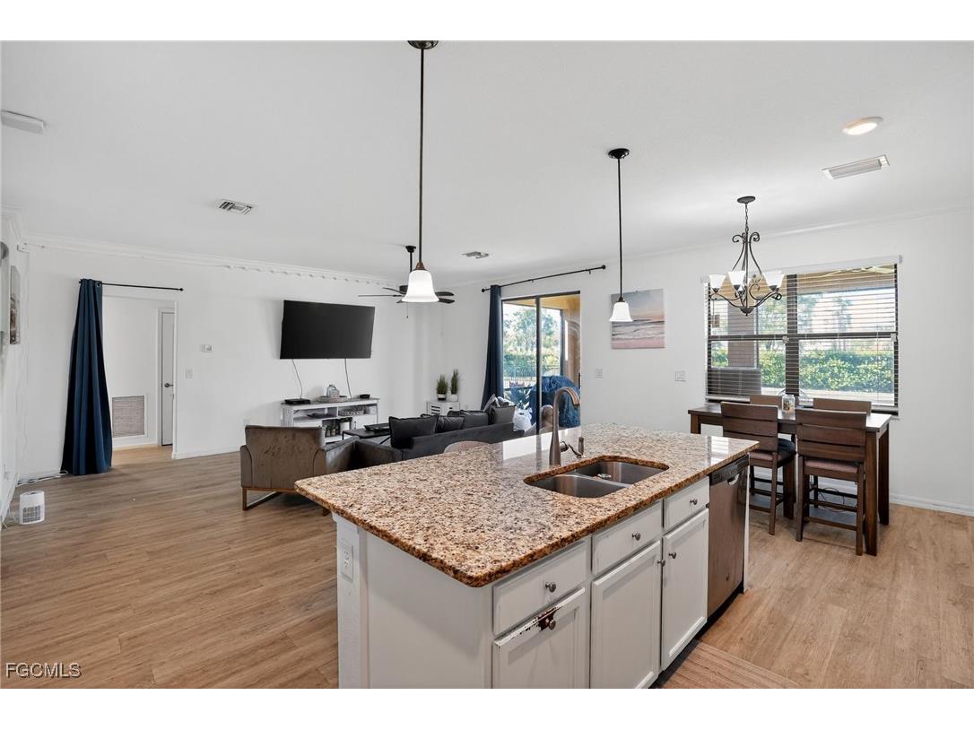 14210 Vindel Circle Fort Myers FL 33905 2025021701 image3