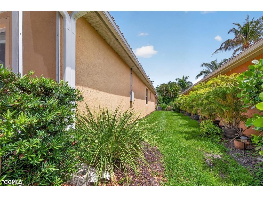 14214 Manchester Drive Naples FL 34114 2026019942 image33