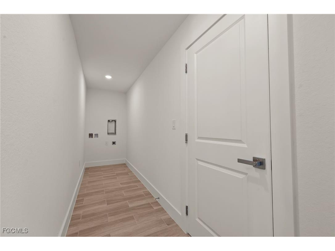 1422 NE 19th Place Cape Coral FL 33909 2025012409 image2