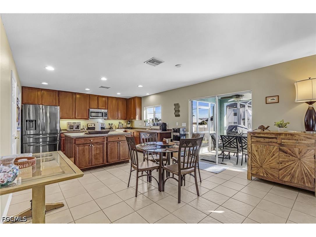 1422 NE 9th Terrace Cape Coral FL 33909 2026014922 image8