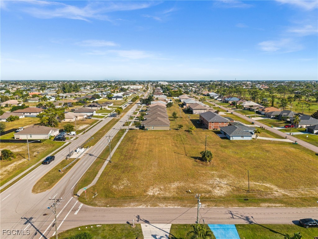 1422 SW Trafalgar Parkway Cape Coral FL 33991 2025021471 image1