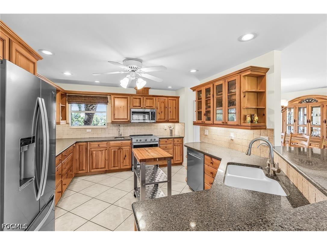 14221 Clubhouse Drive Bokeelia FL 33922 2026021268 image10