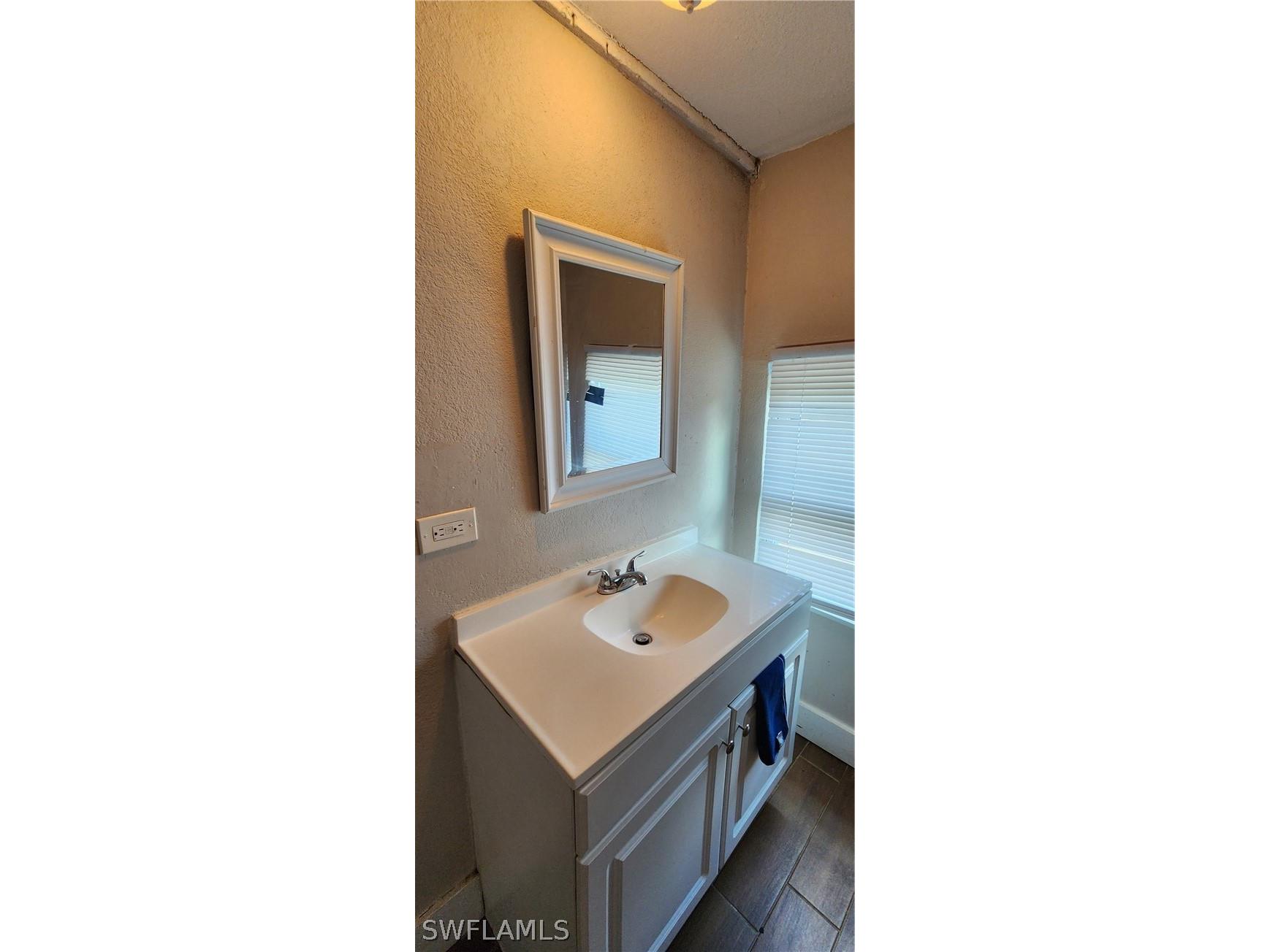 1423 Lura Avenue Fort Myers FL 33916 226007622 image17