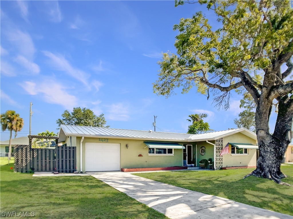 1423 SE 43rd Terrace Cape Coral FL 33904 223031180 image1