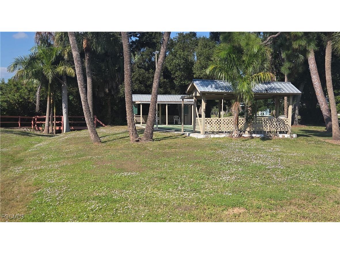 1423 Tropic Terrace North Fort Myers FL 33903 2025020916 image18