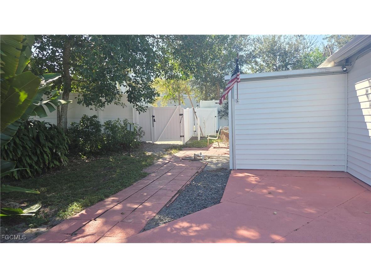1423 Tropic Terrace North Fort Myers FL 33903 2025020916 image25