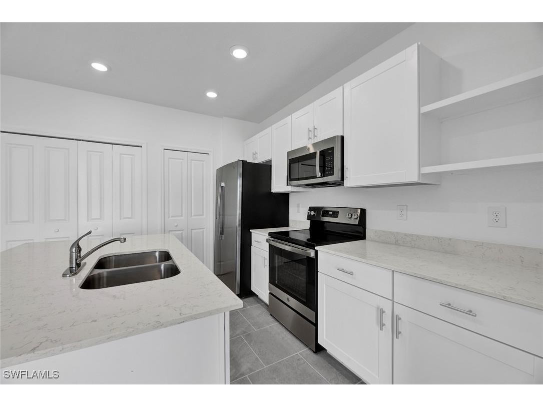 14236 Oviedo Place Fort Myers FL 33905 225077715 image4