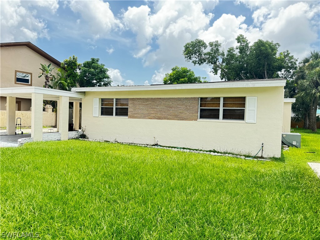 1424 Alhambra Drive Fort Myers FL 33901 224061674 image1