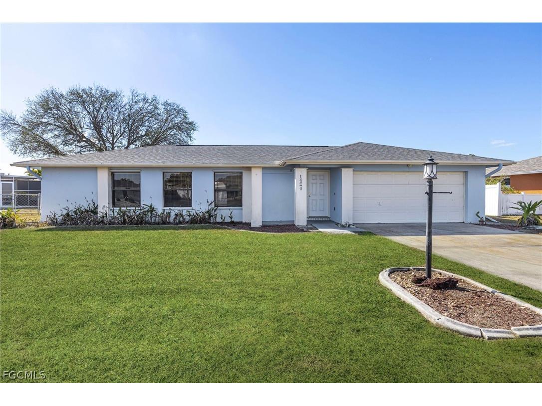 1424 Carmelle Drive Fort Myers FL 33919 2026007381 image1