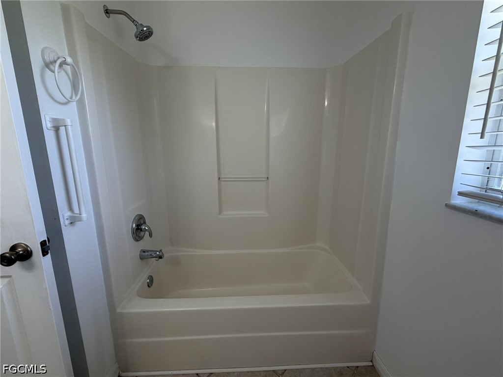 1424 NE 13th Place Cape Coral FL 33909 2026023573 image23