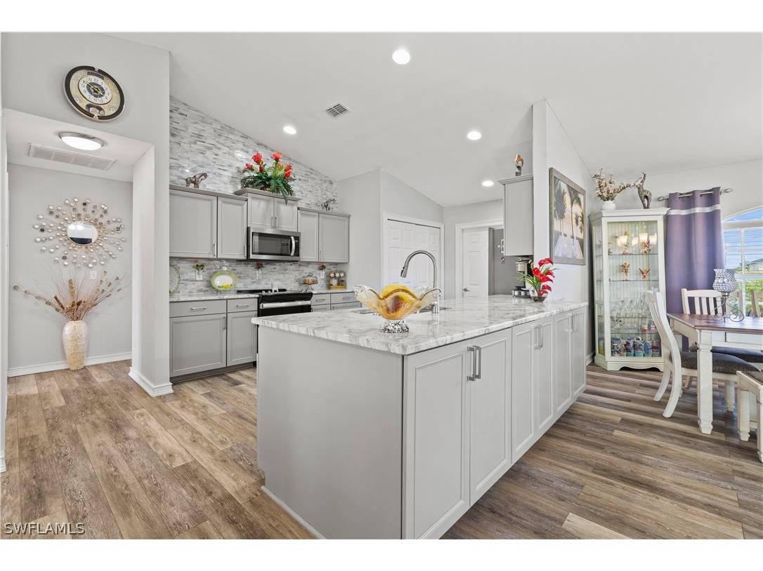 1424 NW 7th Place Cape Coral FL 33993 224038579 image1