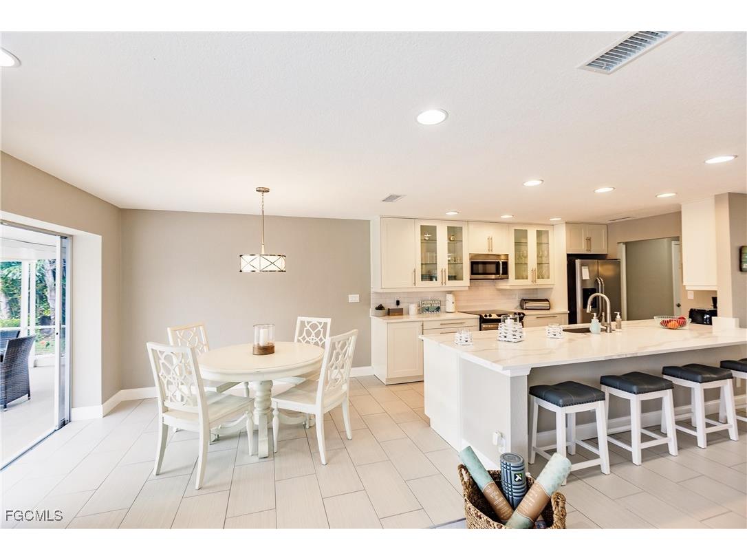 1424 Windsor Court Cape Coral FL 33904 2025026432 image12