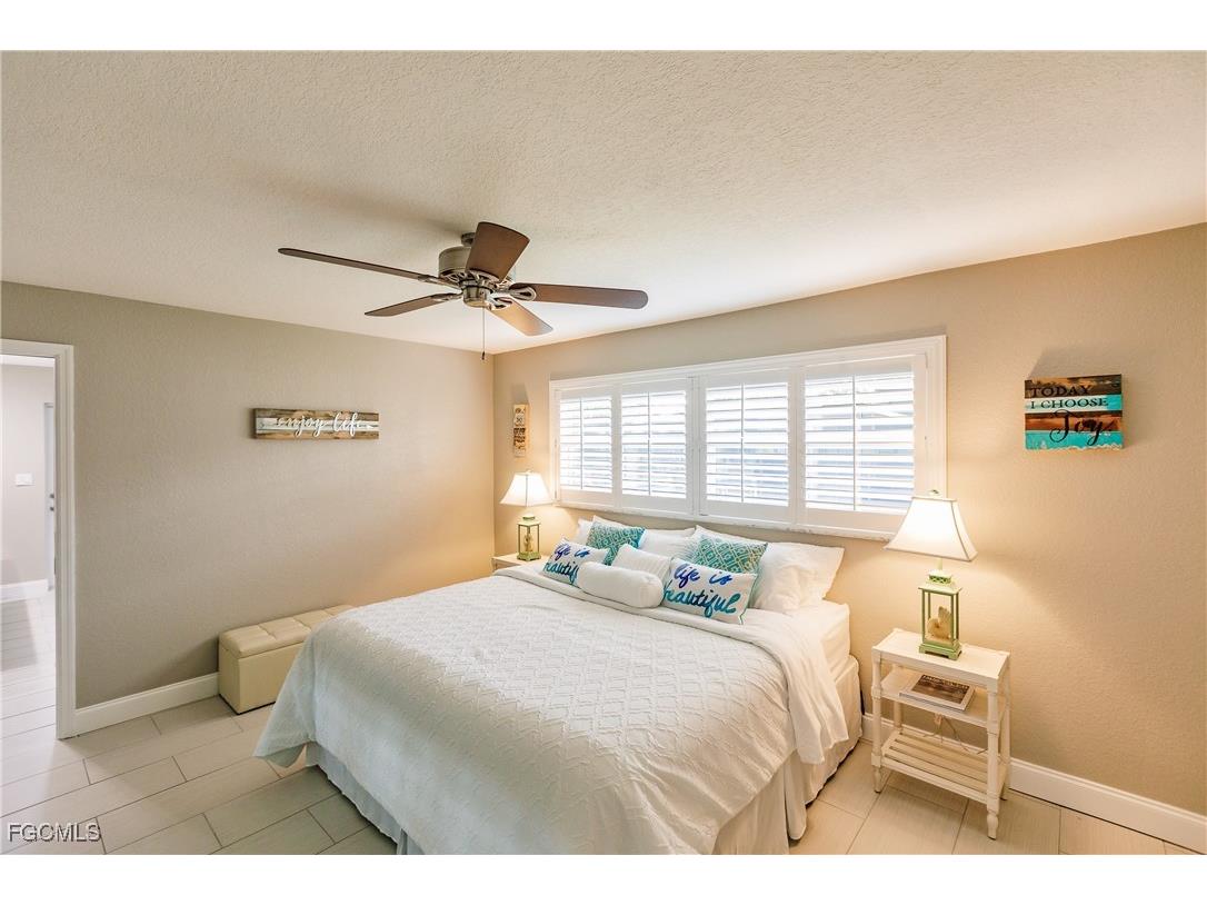 1424 Windsor Court Cape Coral FL 33904 2025026432 image15