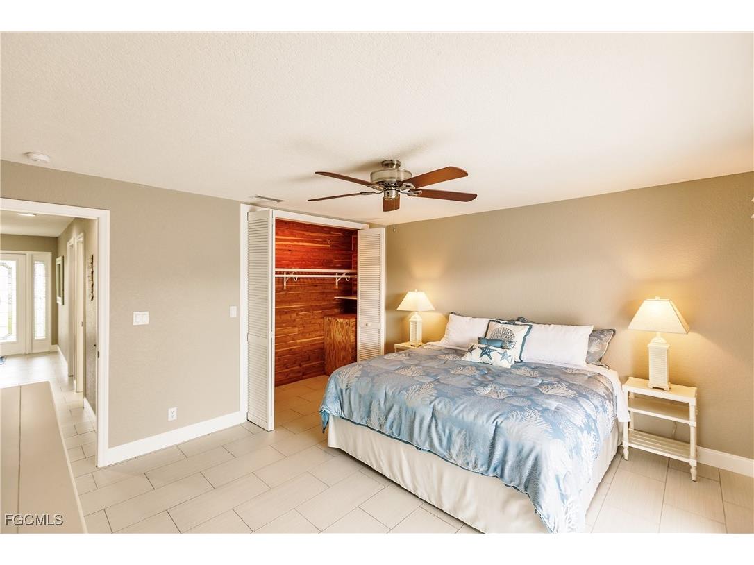 1424 Windsor Court Cape Coral FL 33904 2025026432 image22