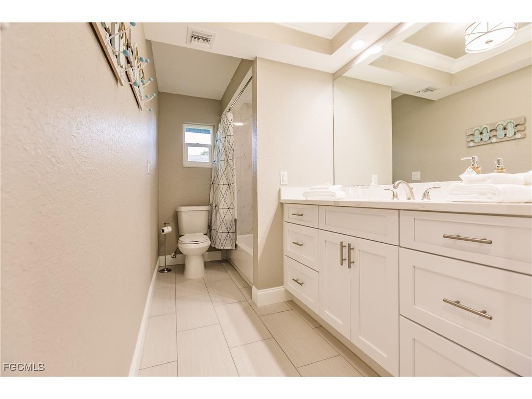 1424 Windsor Court Cape Coral FL 33904 2025026432 image24