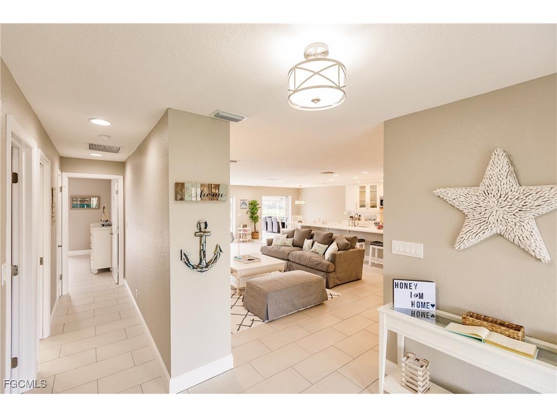 1424 Windsor Court Cape Coral FL 33904 2025026432 image4