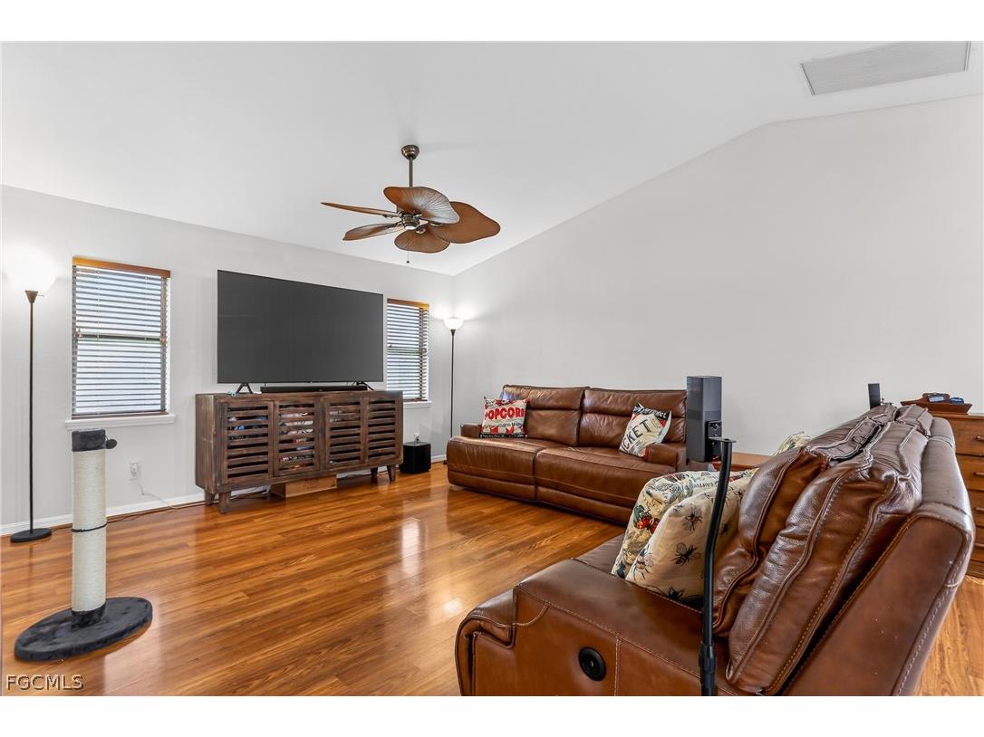 1425 SE 21st Terrace Cape Coral FL 33990 2026000251 image11