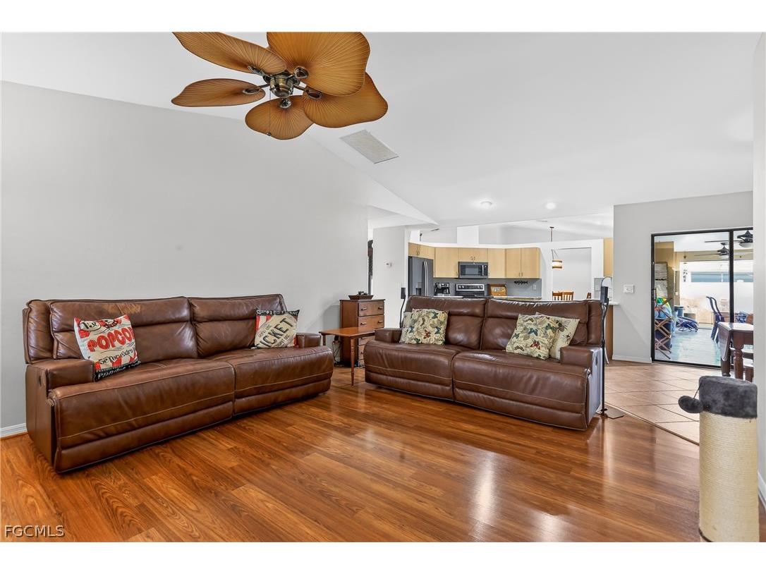 1425 SE 21st Terrace Cape Coral FL 33990 2026000251 image12