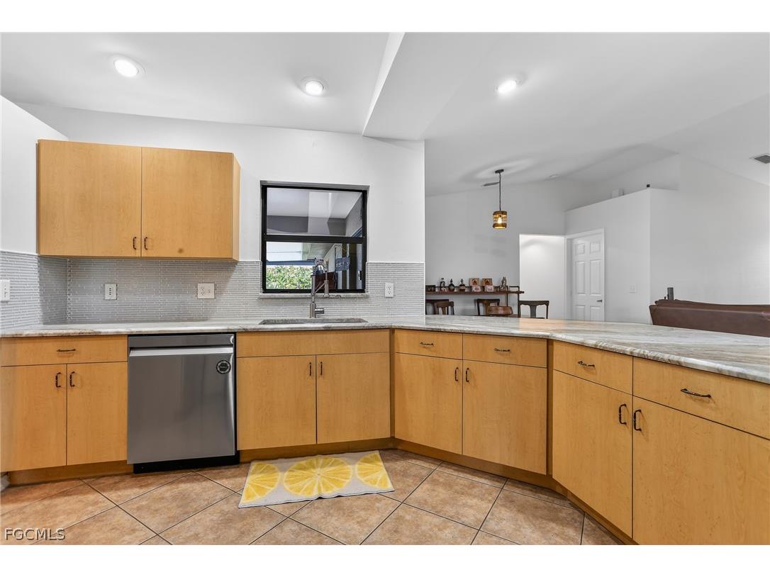 1425 SE 21st Terrace Cape Coral FL 33990 2026000251 image6