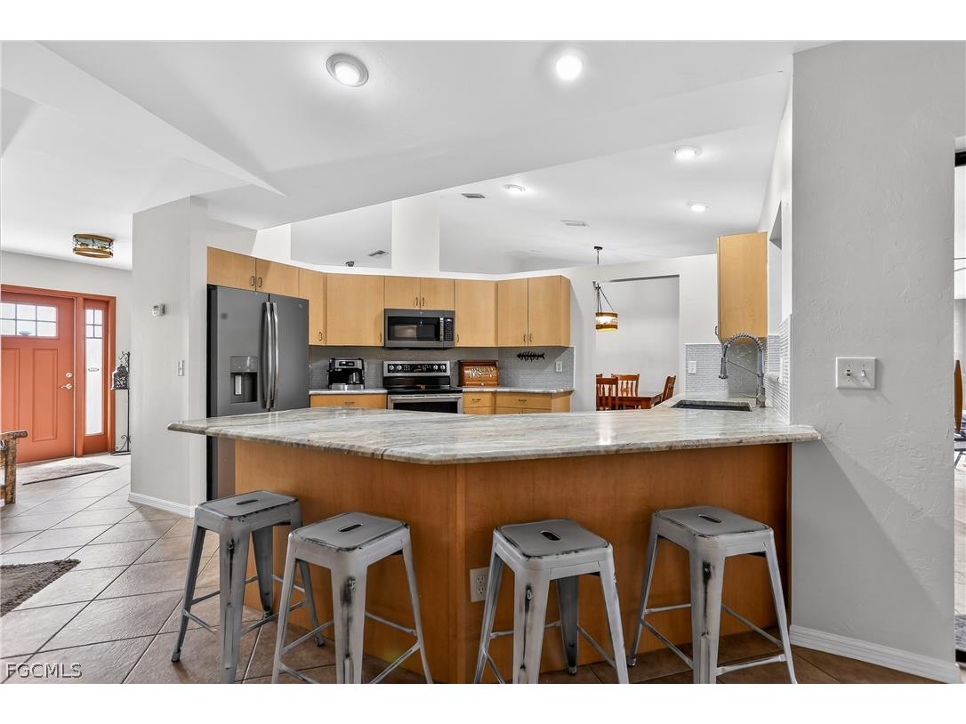 1425 SE 21st Terrace Cape Coral FL 33990 2026000251 image7