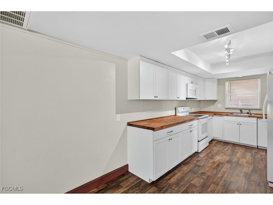 1425 SE 25th Lane Cape Coral FL 33904 2026001049 image17