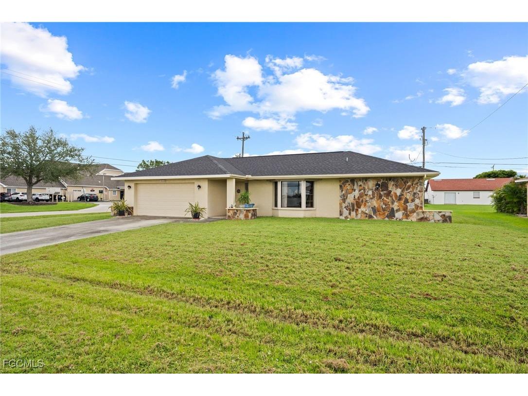 1425 SE 8th Place Cape Coral FL 33990 2025002704 image1