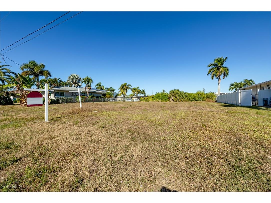 1425 Venetian Court Cape Coral FL 33904 2025024429 image3