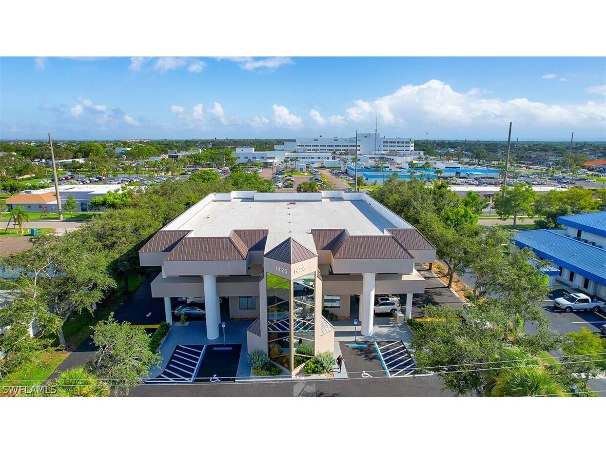 1425 Viscaya Parkway #1-5 Cape Coral FL 33990 224035403 image1