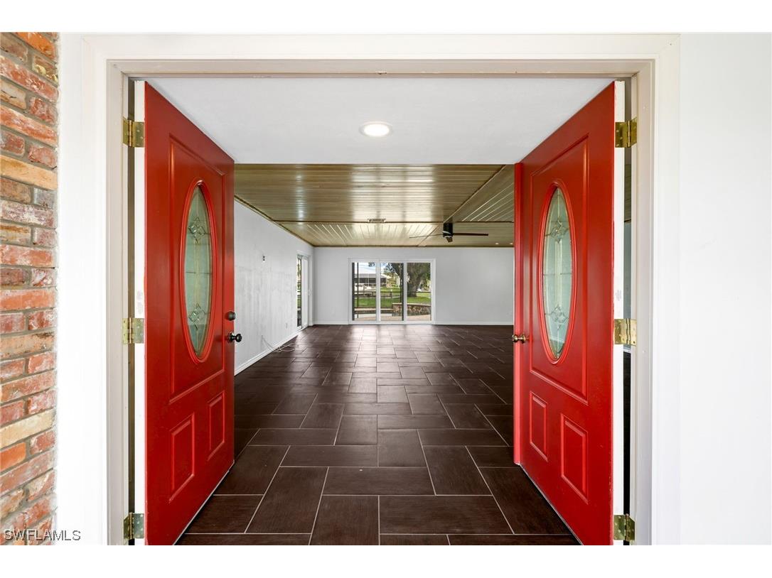 1425 Wellington Court Cape Coral FL 33904 223059318 image1