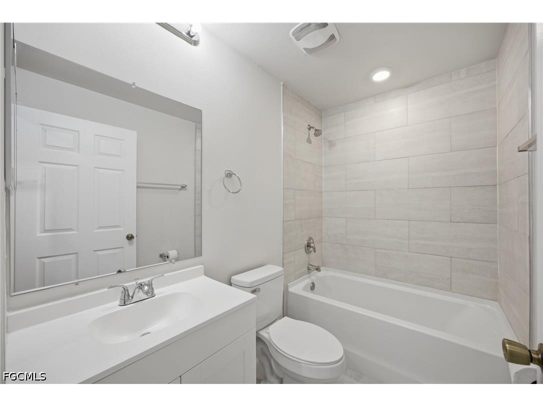 1426/1428 Cape Coral Parkway W Cape Coral FL 33914 2026000767 image32