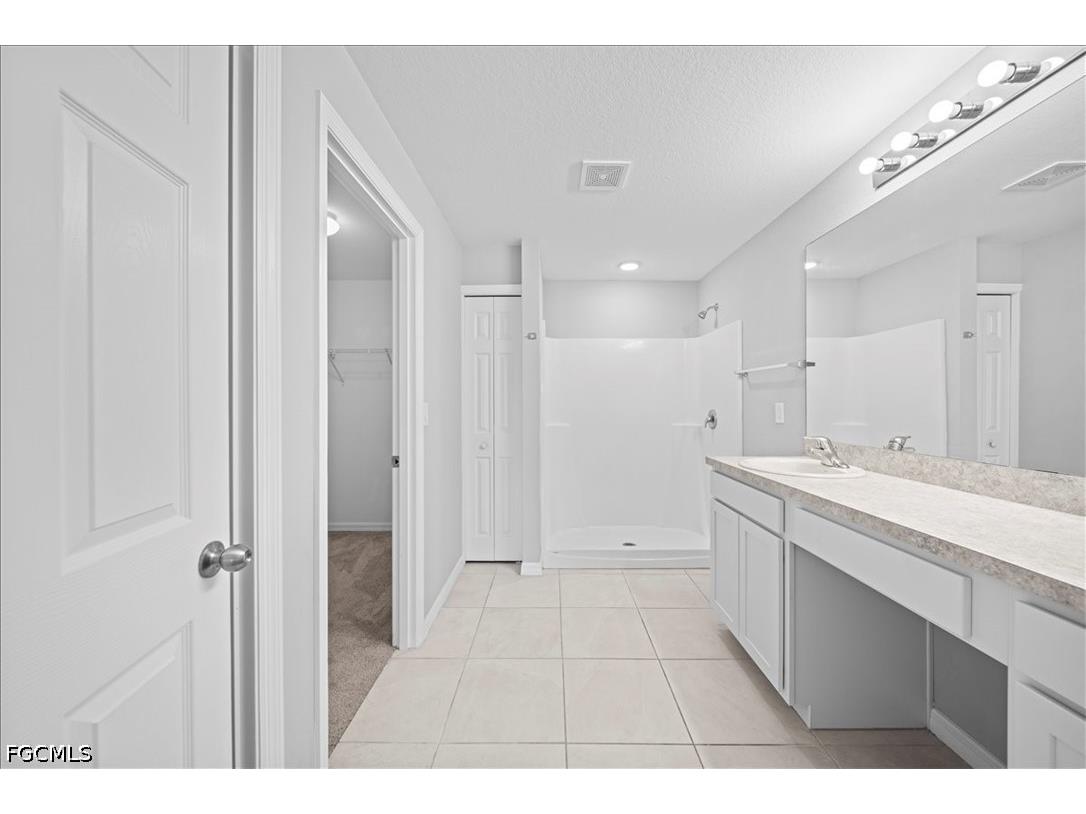 1426 NE 34th Street Cape Coral FL 33909 2026020010 image25