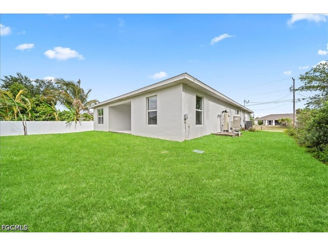 1426 NE 34th Street Cape Coral FL 33909 2026020010 image32