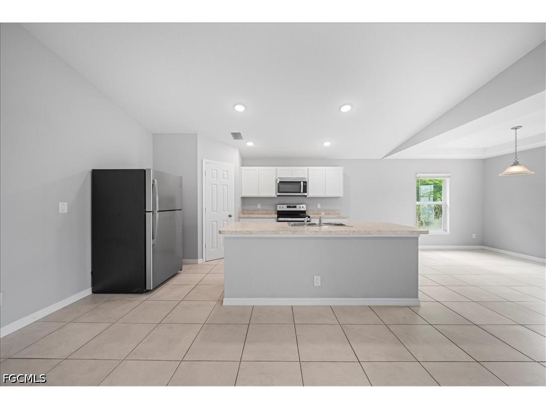 1426 NE 34th Street Cape Coral FL 33909 2026020010 image8