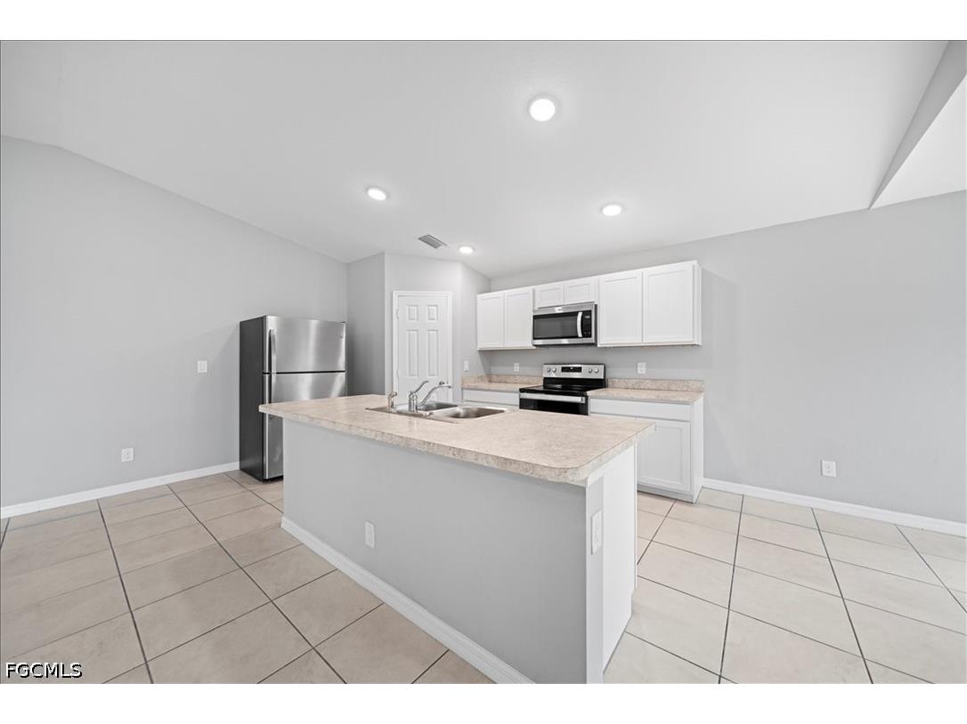 1426 NE 34th Street Cape Coral FL 33909 2026020010 image9