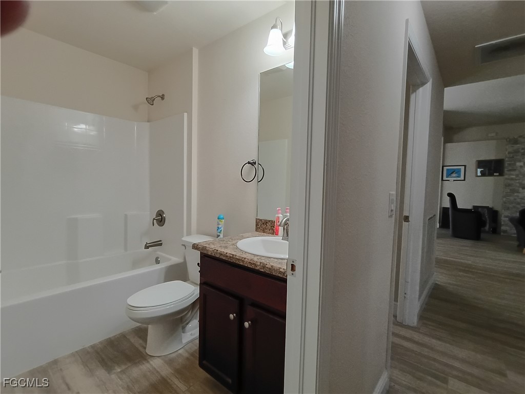 1426 NE 5th Place Cape Coral FL 33909 2026001390 image31
