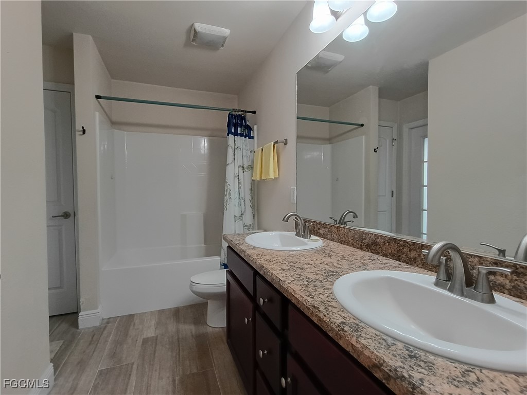 1426 NE 5th Place Cape Coral FL 33909 2026001390 image33