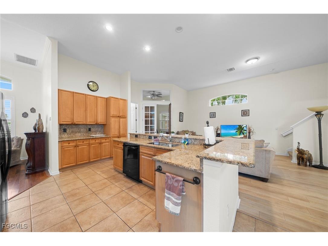 1426 SE 32nd Street Cape Coral FL 33904 2025002515 image10