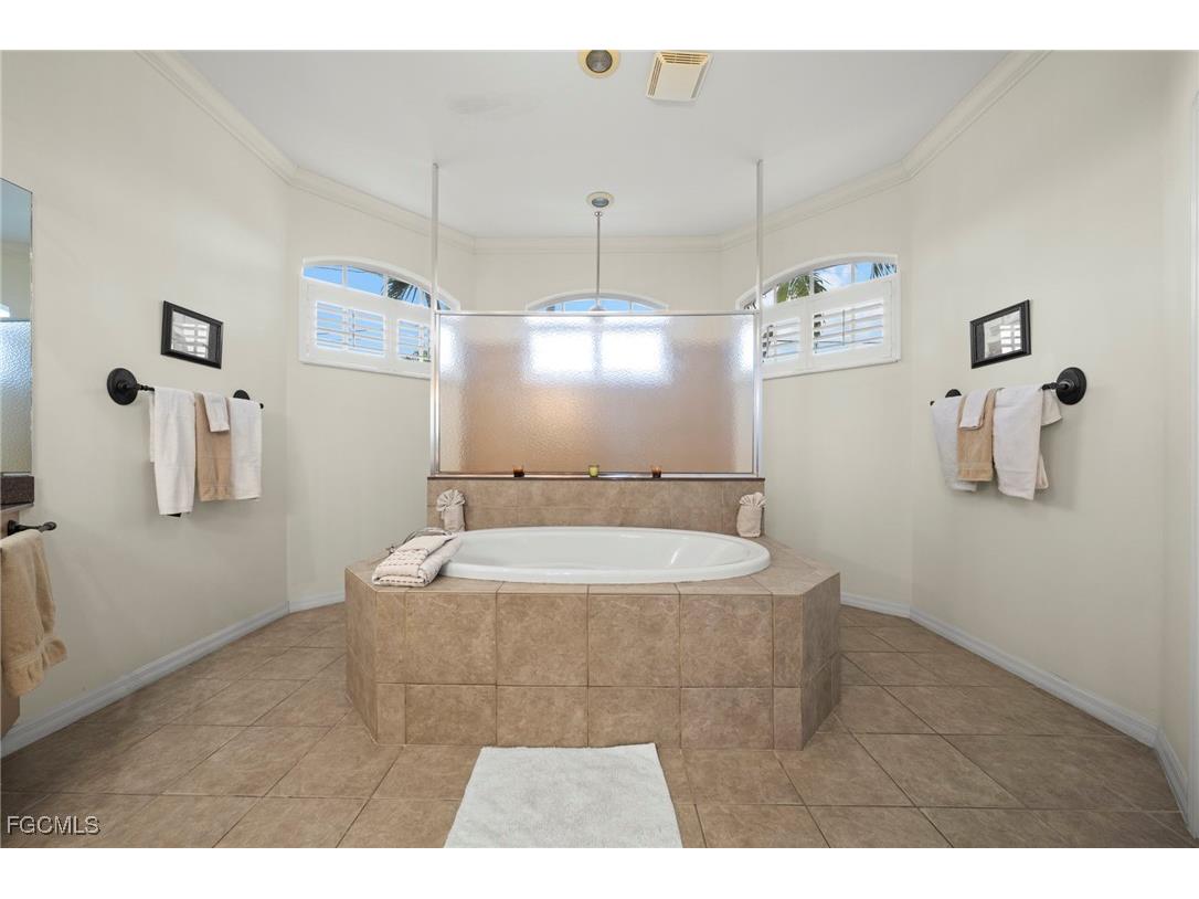 1426 SE 32nd Street Cape Coral FL 33904 2025002515 image23