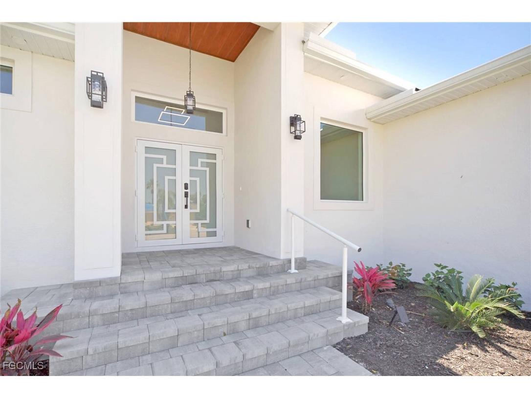 1426 SE 43rd Terrace Cape Coral FL 33904 2026001802 image3
