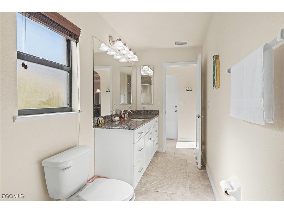 1426 SW 12th Terrace Cape Coral FL 33991 2025024887 image34