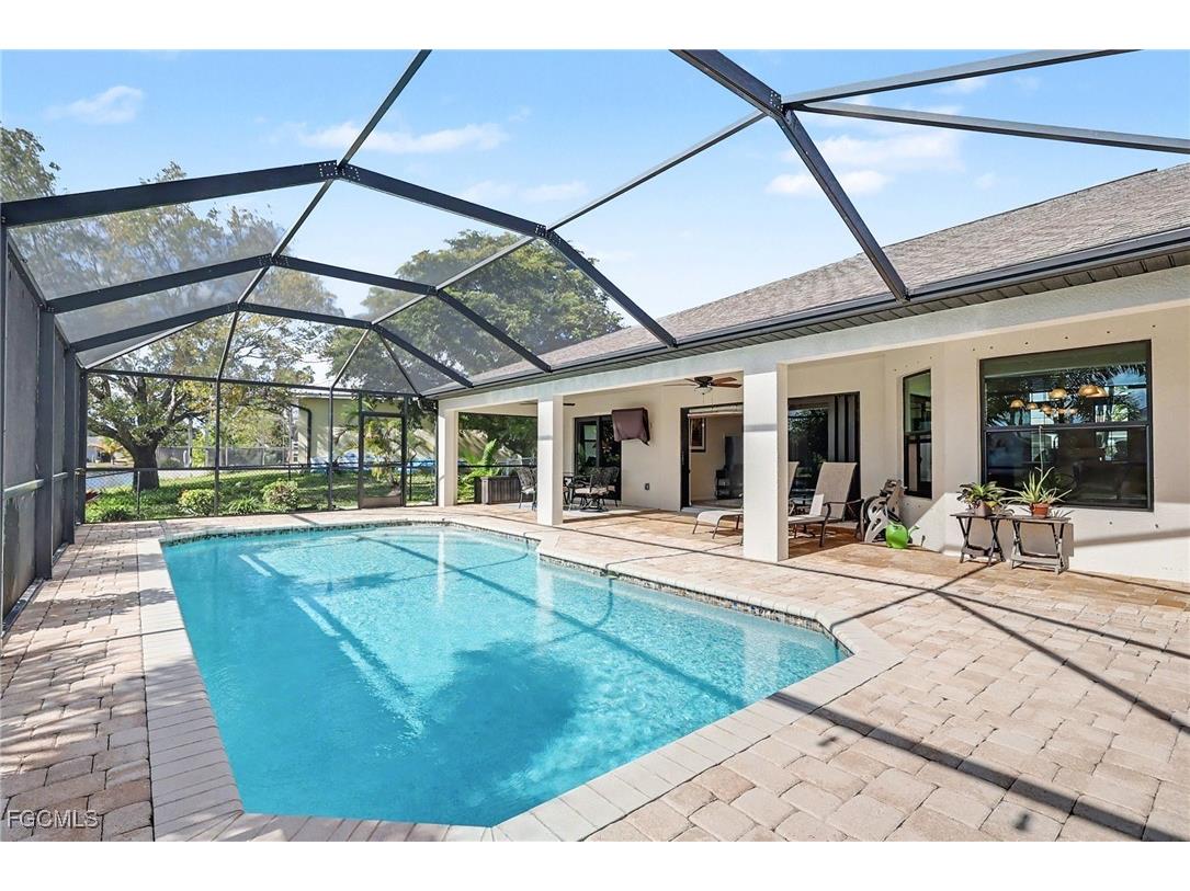 1426 SW 12th Terrace Cape Coral FL 33991 2025024887 image4