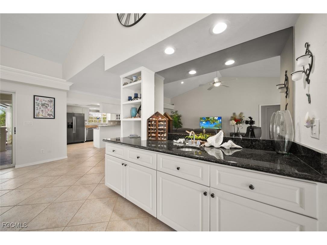 1426 Sand Castle Road Sanibel FL 33957 2025017830 image5