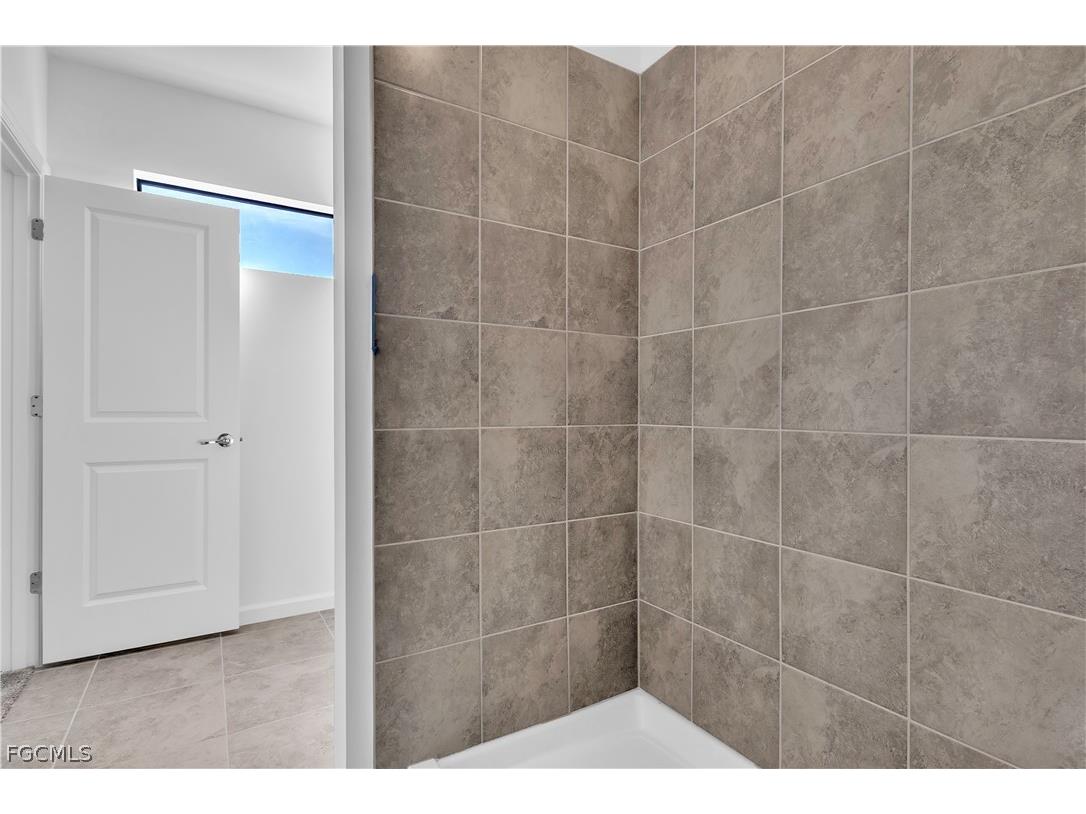 1426 Weeping Willow Court Cape Coral FL 33909 2026007198 image10