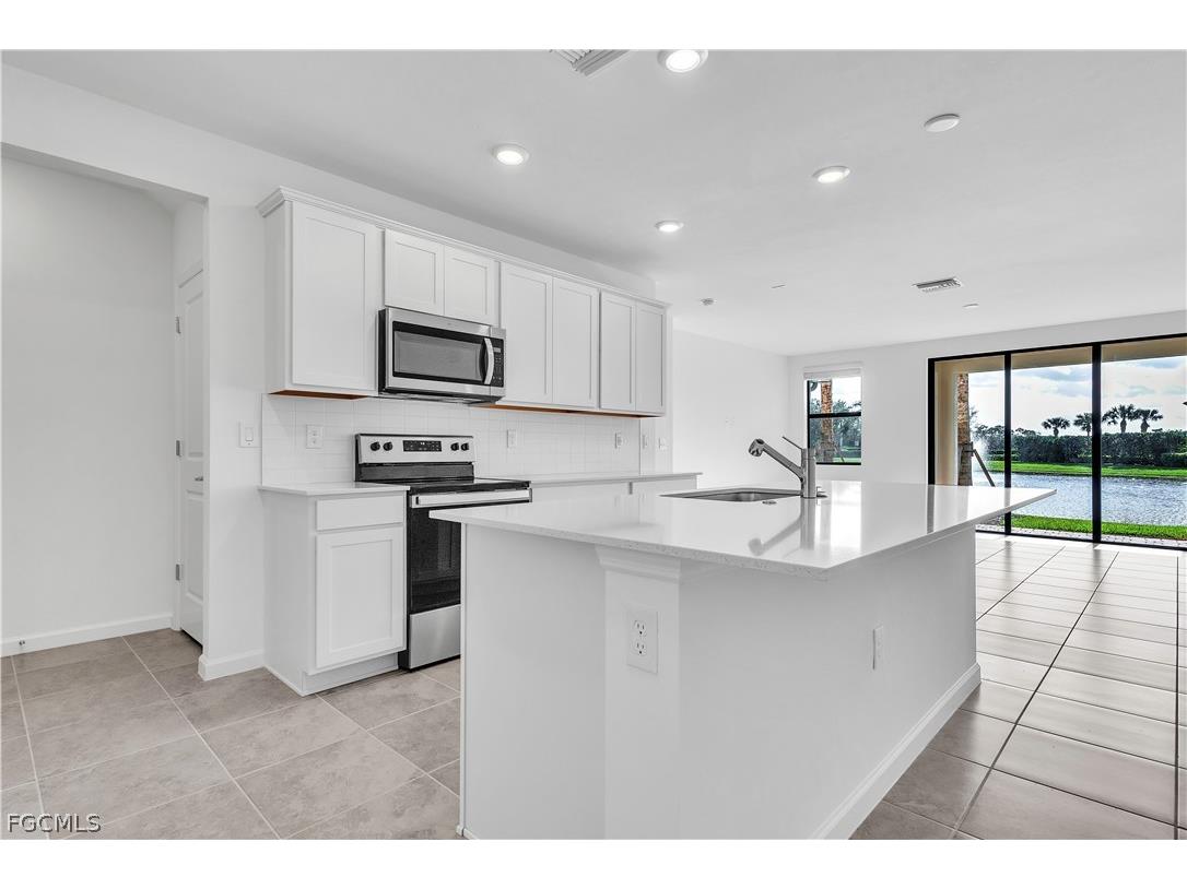 1426 Weeping Willow Court Cape Coral FL 33909 2026007198 image4