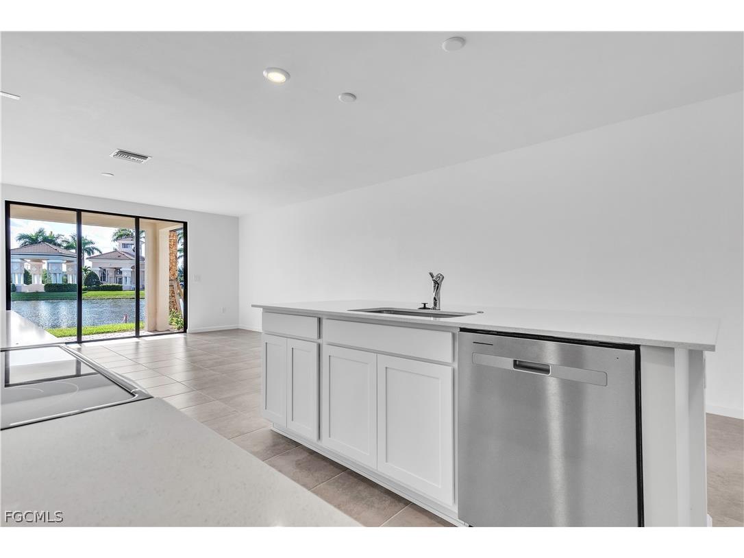 1426 Weeping Willow Court Cape Coral FL 33909 2026007198 image5