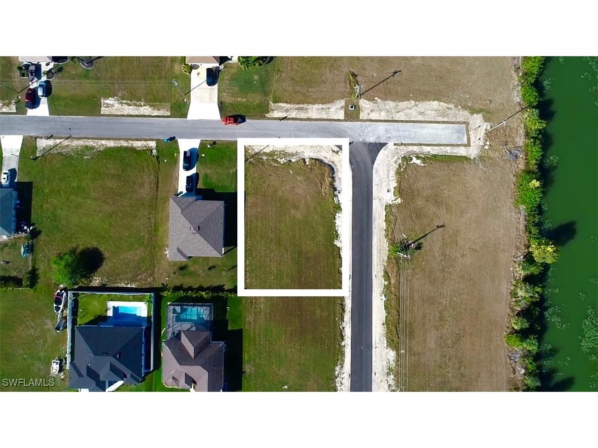 1427 NE 1st Place Cape Coral FL 33909 224100930 image1